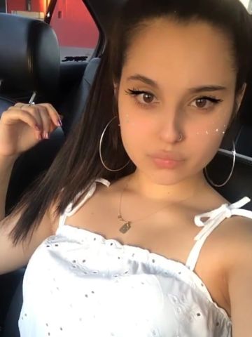 Виолетта Красиво Нежно